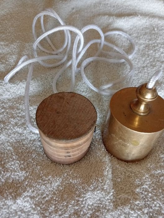 Selling a mason's plumb bob.64738476998659122