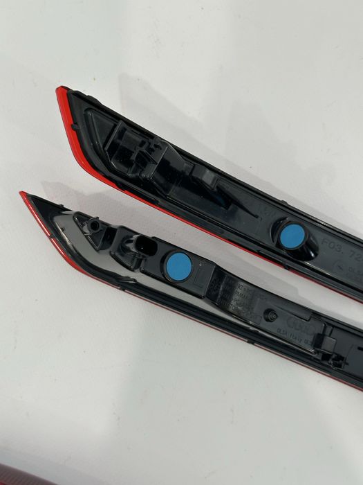 Audi Q8 q8 задні фонарі катафот фонарь наявність 4M8945702 4M8945701