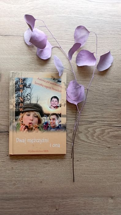 Dwaj mężczyźni i ona - E. Nowacka