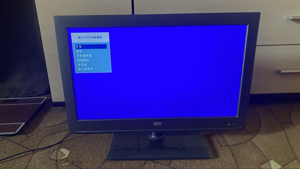 Телевизор DEX LE-1940 LED