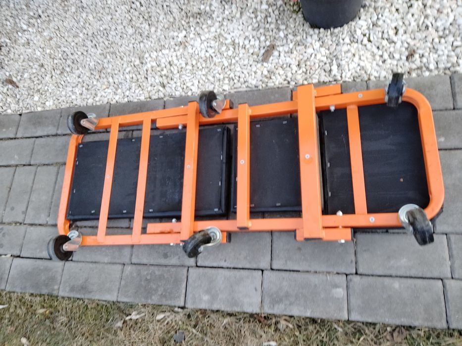 Leżanka ,taboret nowy,