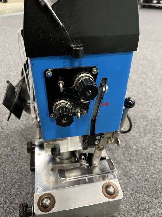 Maszyna do obszywania dywanów, chodnikow Miniket 2000