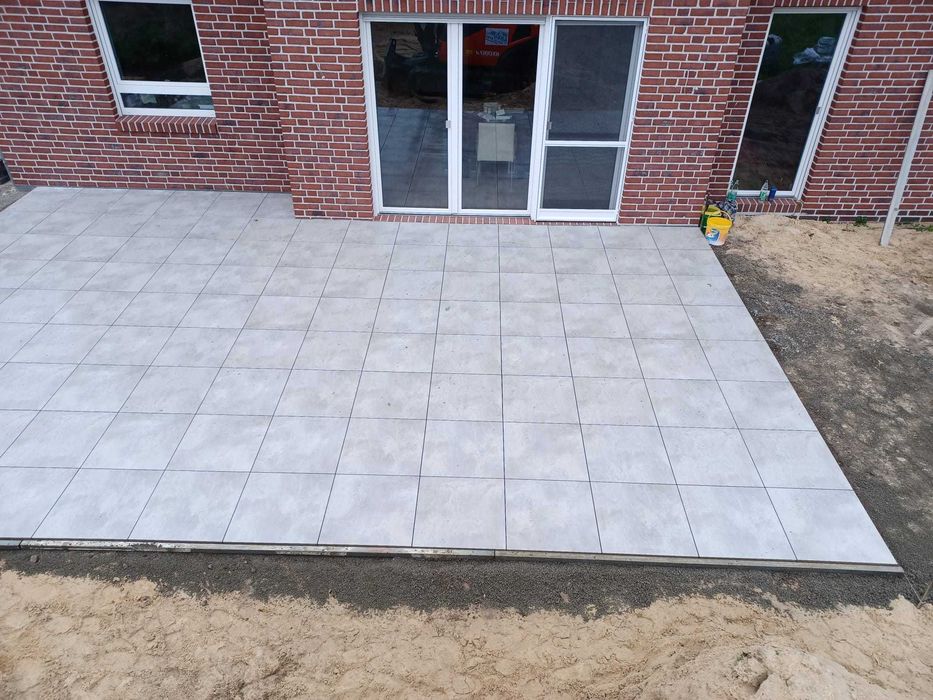 Prace brukarskie  , Usługi mini koparką