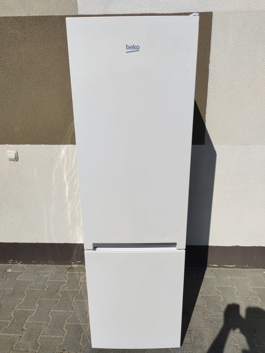 Холодильник BEKO З Європи.  180 cm . З документами, як новий