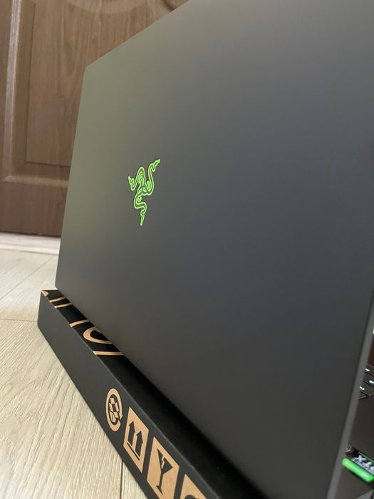Игровий ноутбук/RAZER Blade 17.3" IPS 360Hz i7-12800H 16GB RAM 1TB SSD GeForce RTX3070Ti