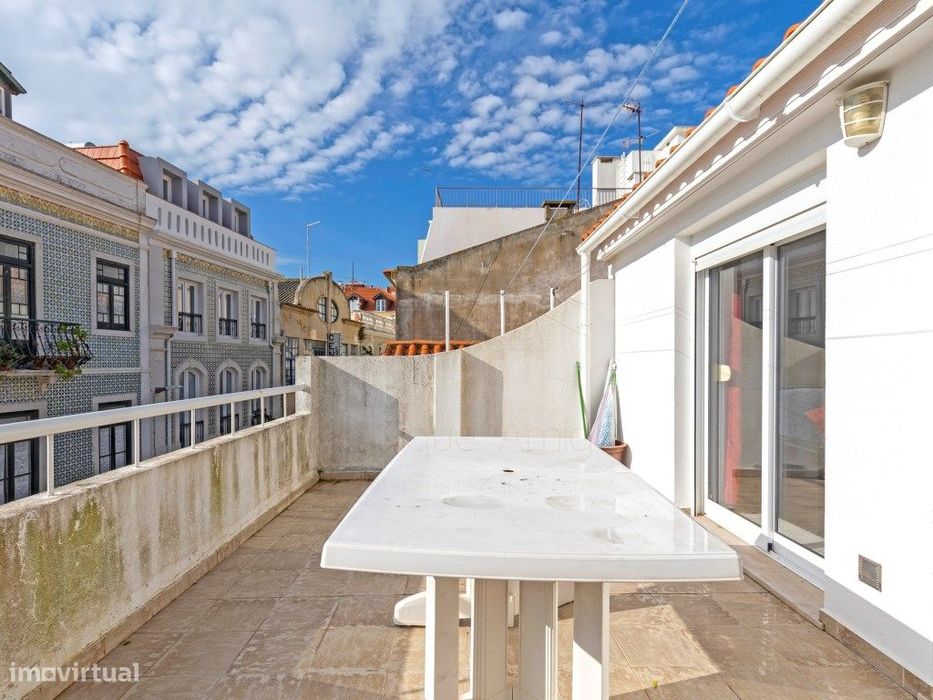 Arrenda-se Apartamento T2 com terraço apenas a 2 minutos da praia