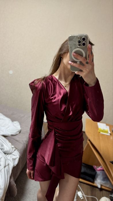 Бордова жіноча сукня