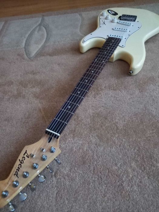 gitara elektryczna stratocaster