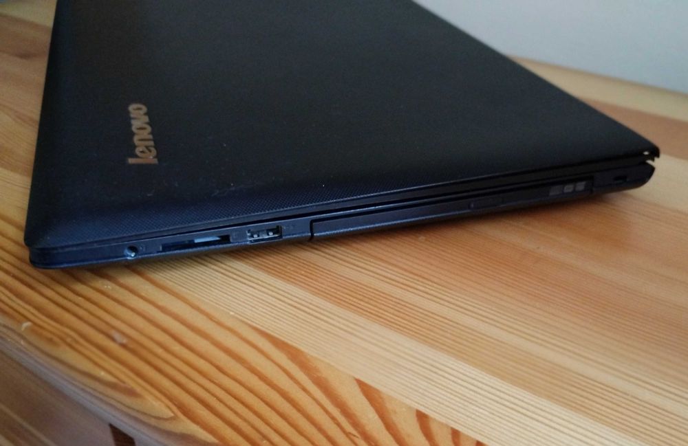 Laptop Lenovo G50-30 15,6 " Intel Celeron N 4 GB, uszkodzony