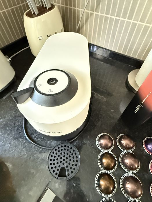 Nespresso Vertuo Pop Coconut White + 65 cápsulas – Excelente oferta!