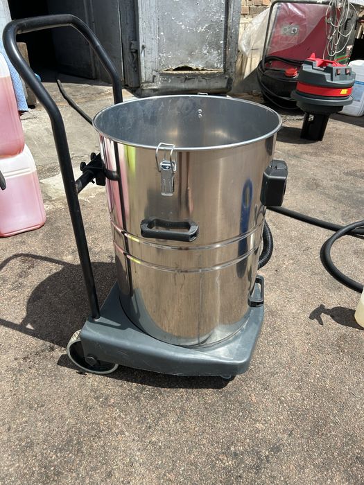 Продам хороший двох турбіний пилосос