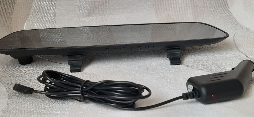 Реєстратор для автомобіля.

Новий