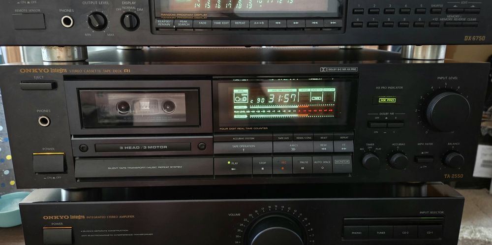 Onkyo integra A-8670,TA-2550,DX-6750,pilot
