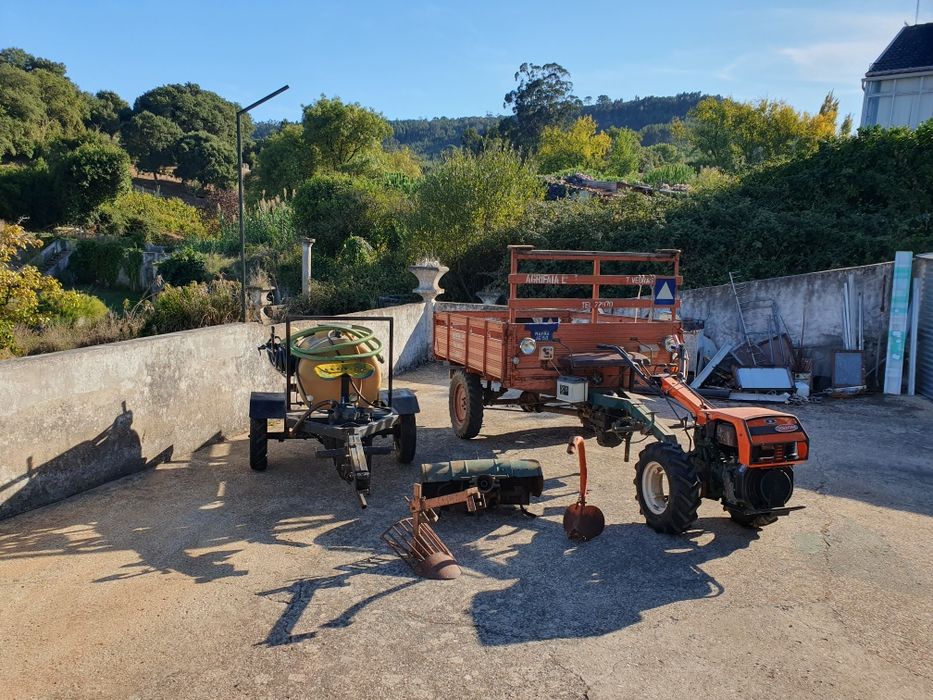 Moto cultivador Goldoni  14cv com 2 reboques