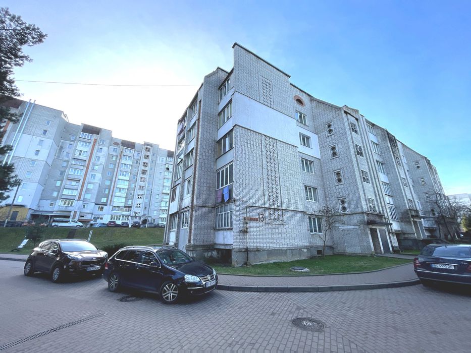 Продам 3 кімнатну квартиру 73 кв.м. м. Новояворівськ!