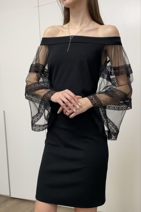 Вечірня чорна сукня