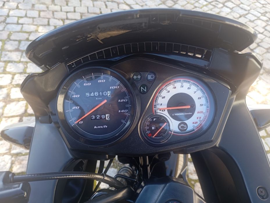 Honda CBF 125 Impecável