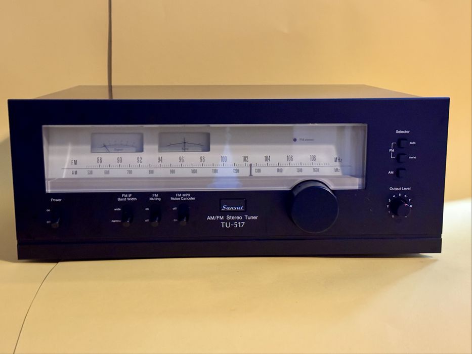 Sansui TU-517. Tuner radiowy