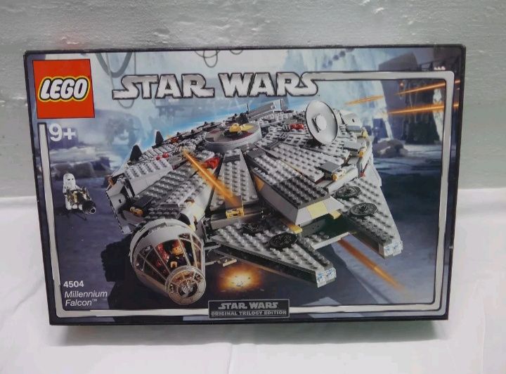 Lego Star Wars 4504 Millenium Falcon. Selado (2004). De coleção.