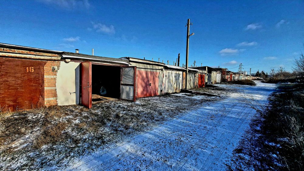 Продам гараж, поруч з Метро, кооператив "Олімпійський" (Восход")