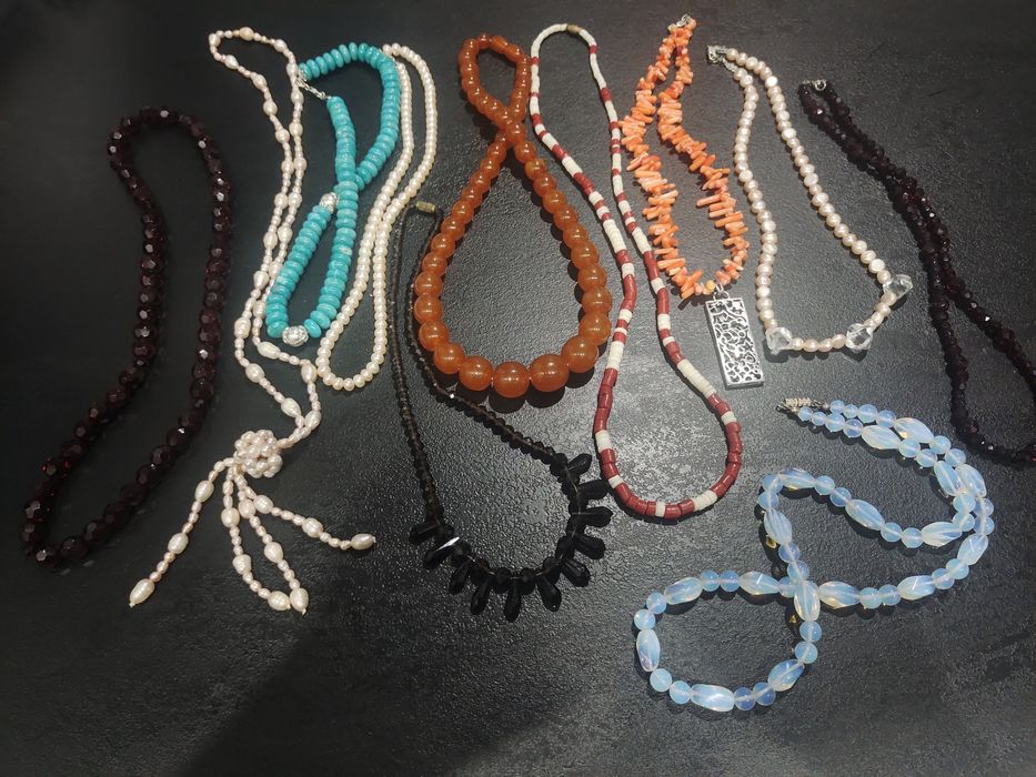 Бусы из натуральных камней в серебре