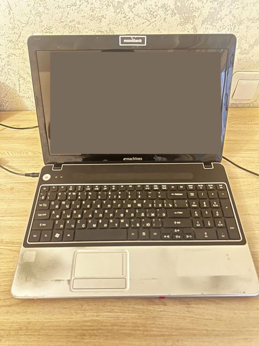 Ноутбук emachines e640