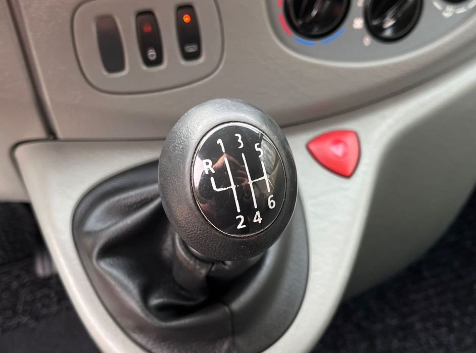 Renault Trafic 2012р 2.0 дизель пасажир 9 місць