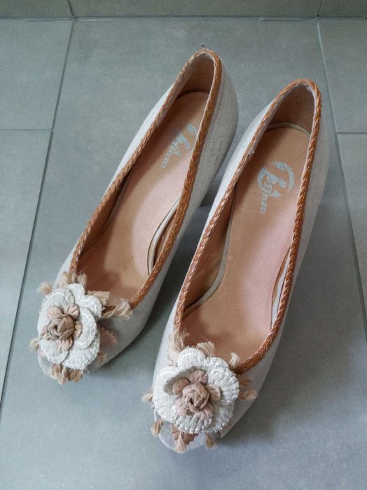 Buty damskie Bata. Rozmiar 40.