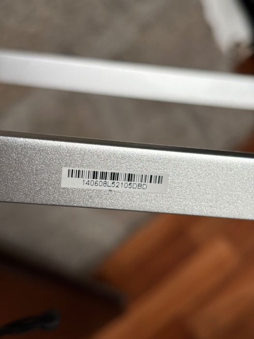 Stojak na telewizor TOSHIBA 56 cali.