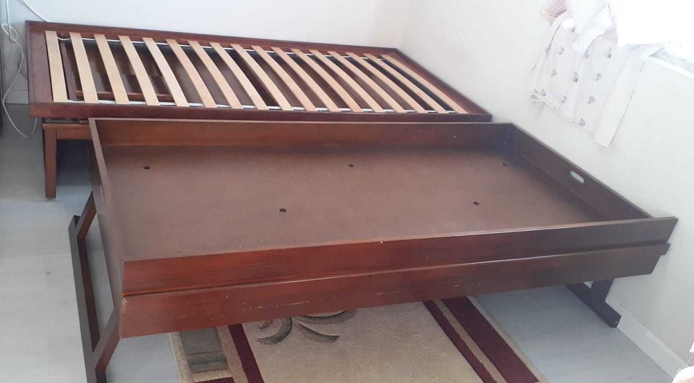 Cama pinho solteiro com gavetão (duas camas)