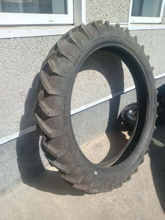 Шина прицепного оприскувача R40. 8,25-40. МТЗ ЮМЗ Джон Дір