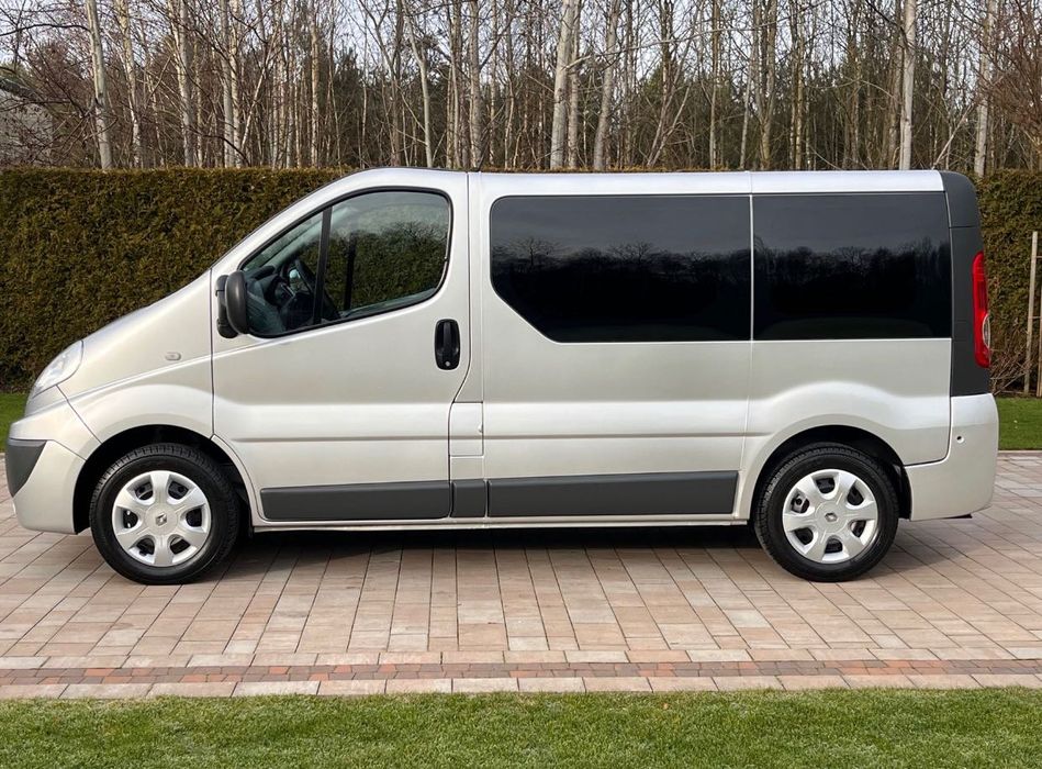 Renault Trafic 2012р 2.0 дизель пасажир 9 місць