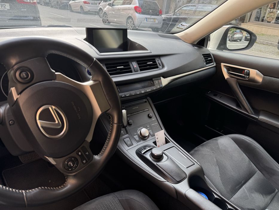 Em excelente estado lexus CT200