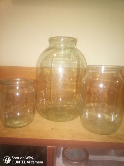 Продам 3-х літрові бутильки.