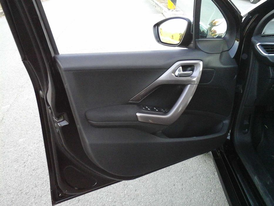 Peugeot 2008, 1.6 HDi Style ano 12/2015 em excelente estado