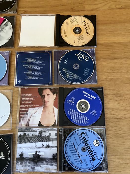 Vários CD’s de música
