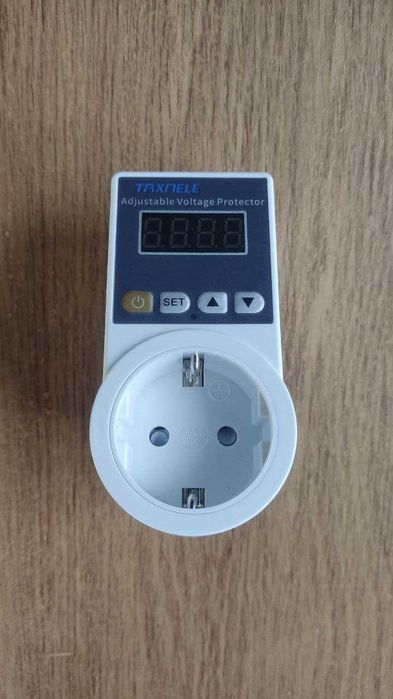 Реле напруги відсікач регульовані в розетку TAXNELE, TOMZN і ETEK НОВІ