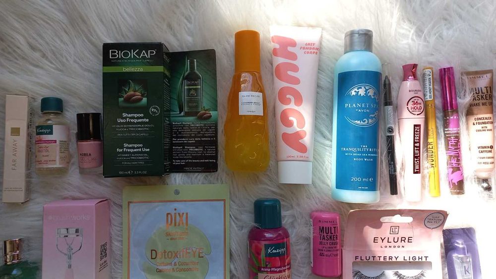 Zestaw 24 kosmetyków, wartość około 1100 zł, Kalendarz adwentowy