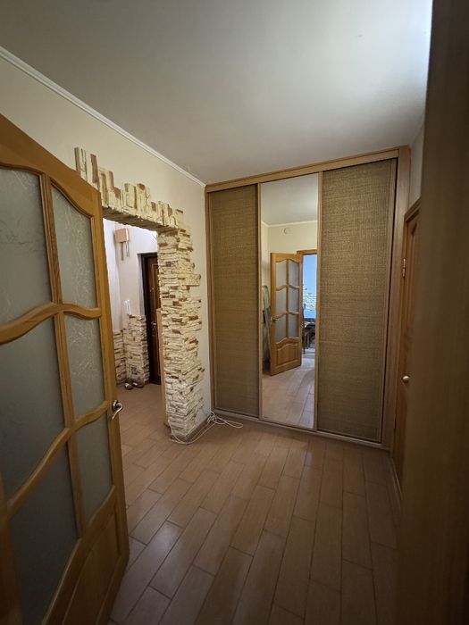 4-кім. Пр-т Григоренка Петра , Дарницький р-н  97 м. з ремонтом