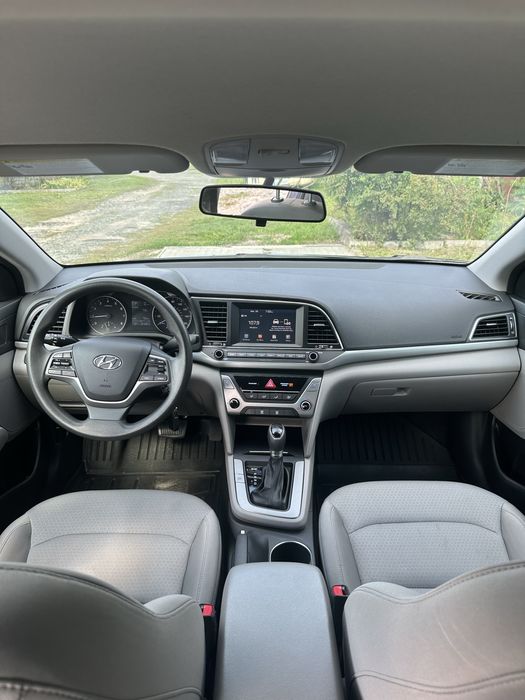 Hyundai Elantra 2017 2.0 бензин Автомат
