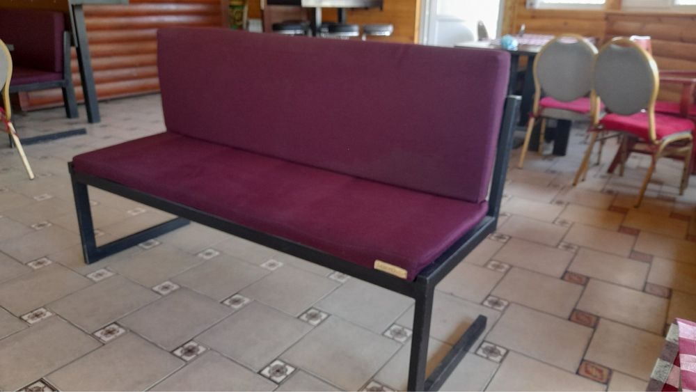 Диван-скам’я (зі спинкою) у стилі лофт,