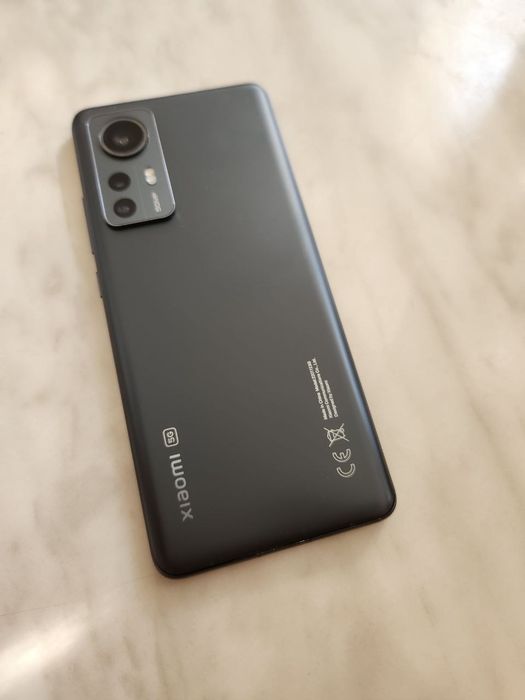 Xiaomi Mi 12 (не Redmi, не T, не Lite)