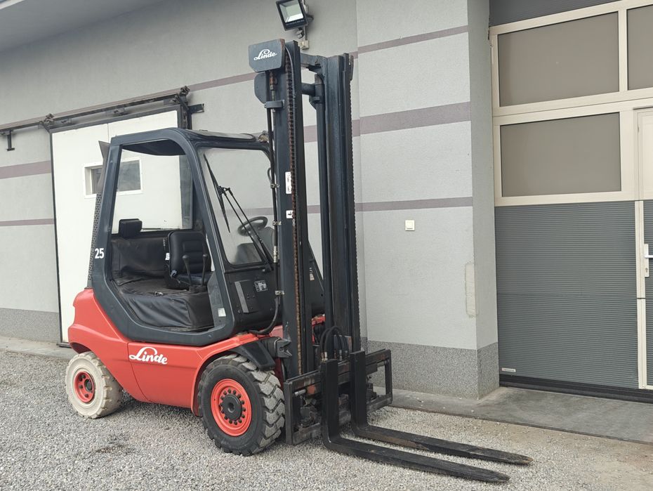 Wózek widłowy Linde H25T-03 2.5T Lpg Przesuw Boczny Pompowane opony
