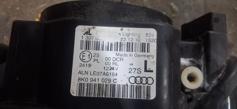 Reflektor lewy  bi xenon audi a4 b8