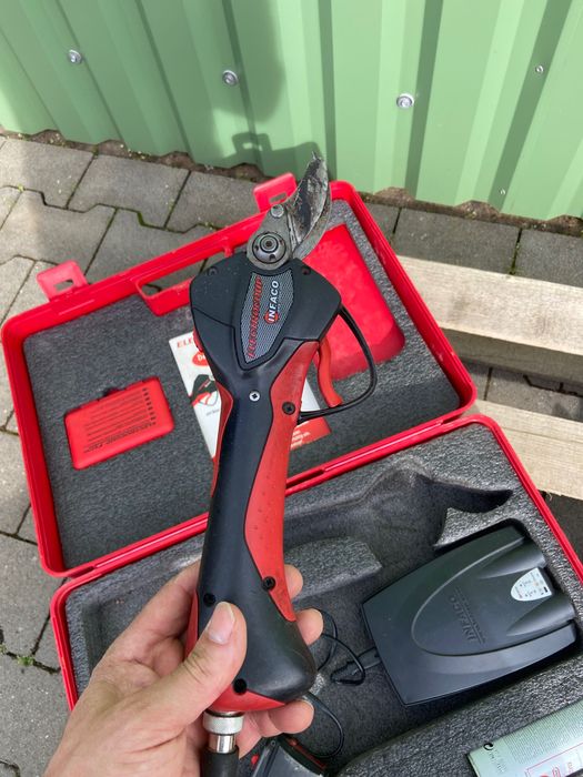 Tesoura de poda elétrica