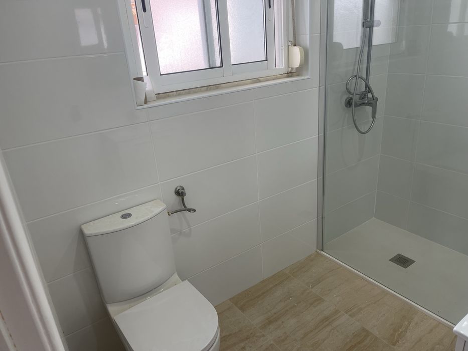 Apartamento T2 em Moradia serra da silveira-Belas