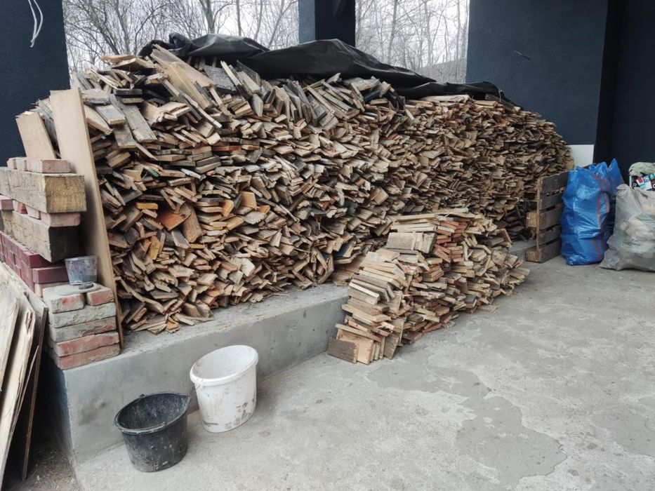 Sprzedam drzewo z palet na opał