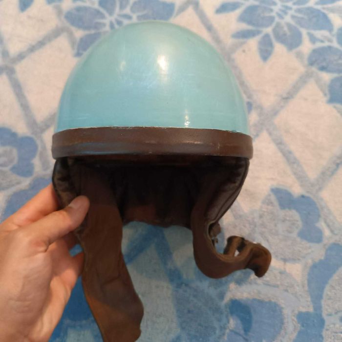 Kask Orzeszek z epoki PRL-u WSK, SHL, KOMAR 8