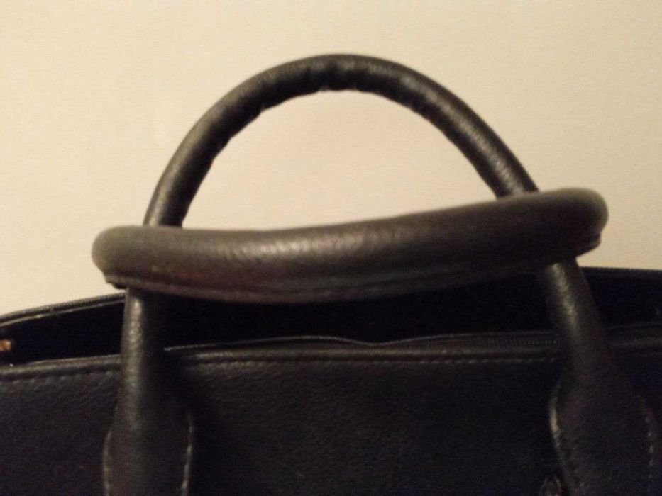 Сумка шкiряна  чорного кольору luck sherrys