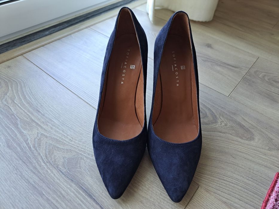 Sapatos de salto alto